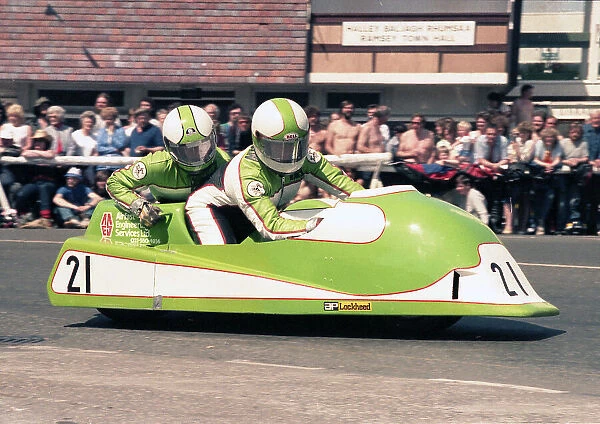 Warwick Newman Eddie Yarker Ireson Yamaha 1985 Sidecar TT
