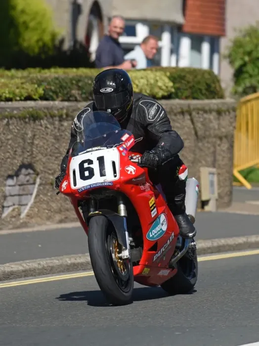 Framed Print : Wayne Axon (Ducati) 2016 Superbike Classic TT Framed Print : Wayne Axon (Ducati) 2016 Superbike Classic TT
