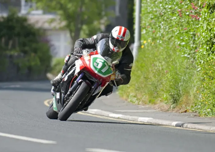 Framed Print : Wayne Axon (Kawasaki) 2015 Lightweight TT Framed Print : Wayne Axon (Kawasaki) 2015 Lightweight TT