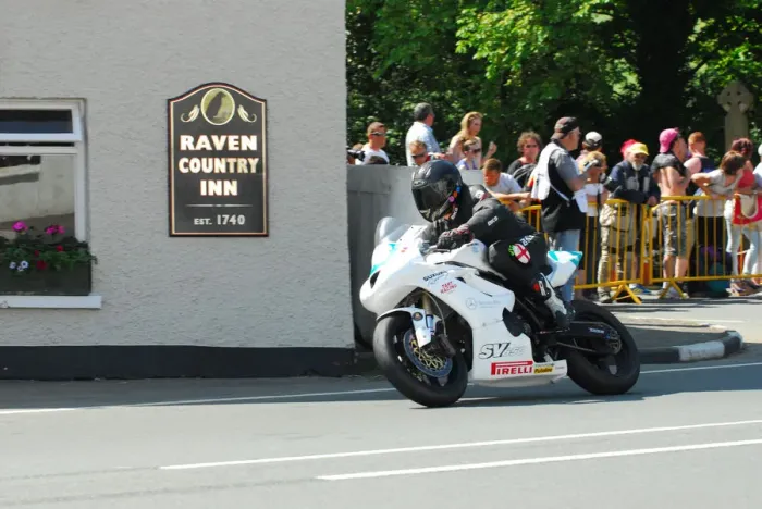 Framed Print : Wayne Axon (Suzuki) 2013 Lightweight TT Framed Print : Wayne Axon (Suzuki) 2013 Lightweight TT