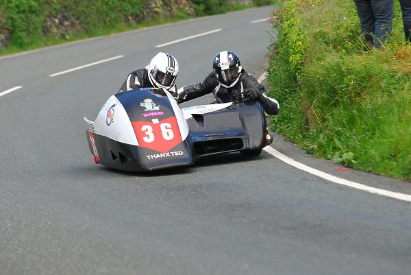 Wayne Lockey & Ken Edwards (Ireson Honda) 2010 Sidecar TT