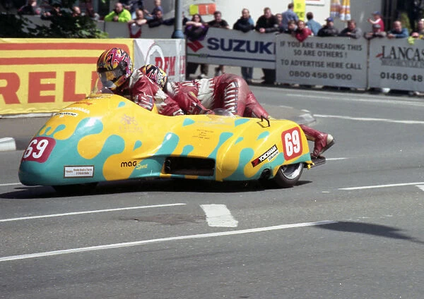 Wendy Davis and Martin Roberts (Baker Honda) 1999 Sidecar TT