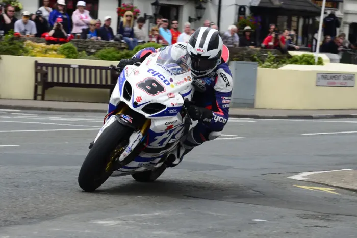 Framed Print : William Dunlop (Suzuki) 2014 Senior TT Framed Print : William Dunlop (Suzuki) 2014 Senior TT