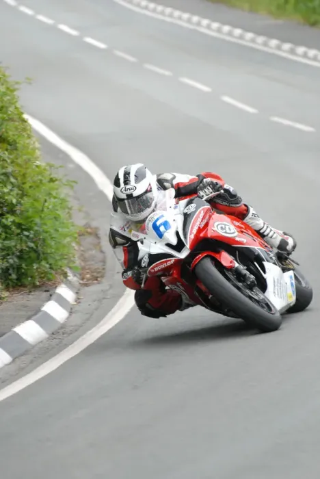 Framed Print : William Dunlop (Yamaha) 2009 Supersport TT