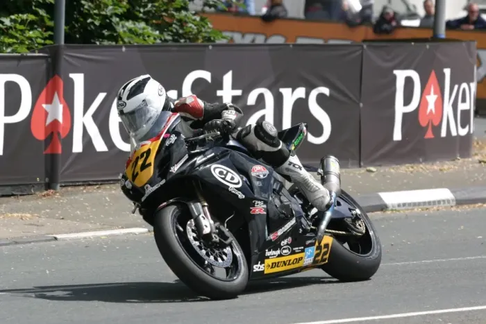 Framed Print : William Dunlop (Yamaha) 2010 Senior TT Framed Print : William Dunlop (Yamaha) 2010 Senior TT