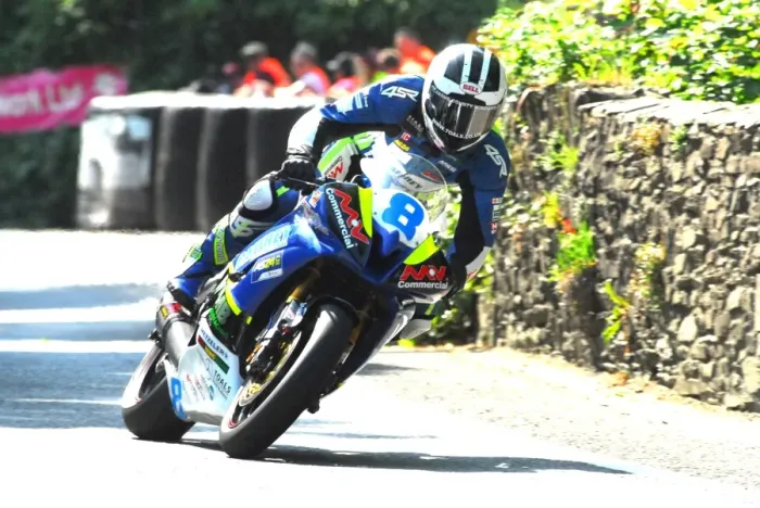Framed Print : William Dunlop (Yamaha) Supersport 1 TT Framed Print : William Dunlop (Yamaha) Supersport 1 TT