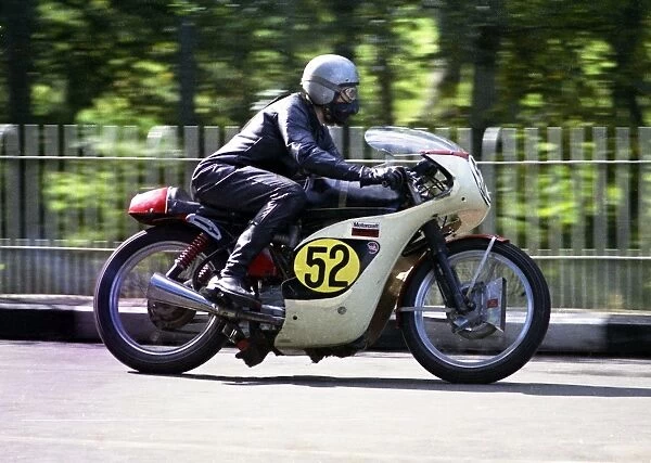 Willie Waddilove (Velocette) 1972 Senior Manx Grand Prix