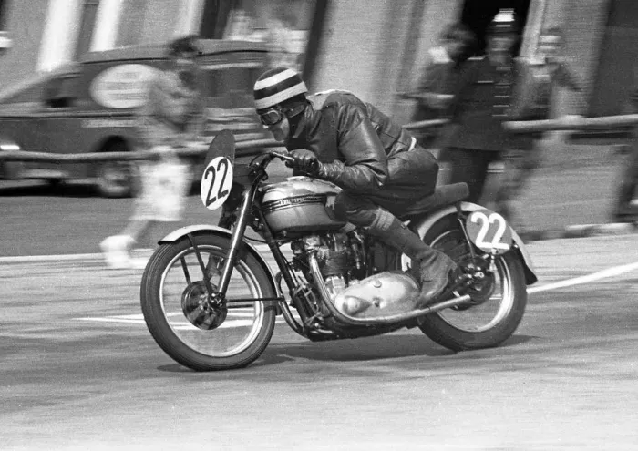 Framed Print : Willie Wilshere (Triumph) 1953 Senior Clubman TT Framed Print : Willie Wilshere (Triumph) 1953 Senior Clubman TT