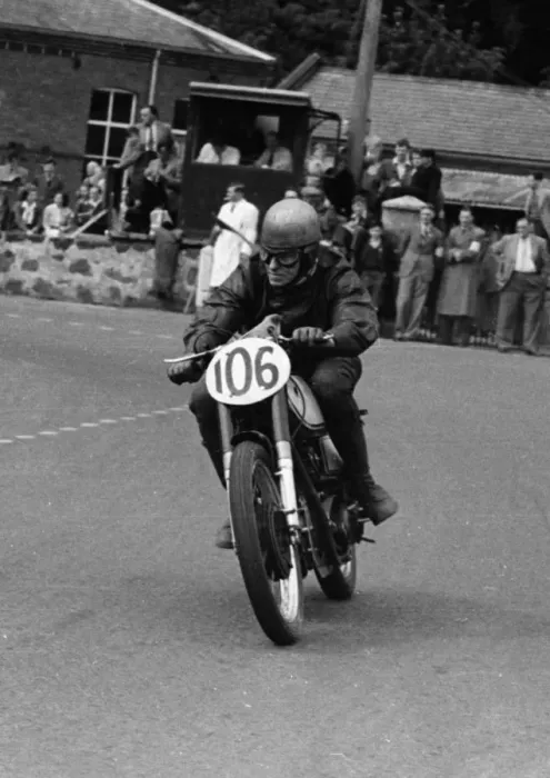 Framed Print : Wilmot Evans (Ace-AJS) 1950 Lightweight Ulster Grand Prix Framed Print : Wilmot Evans (Ace-AJS) 1950 Lightweight Ulster Grand Prix