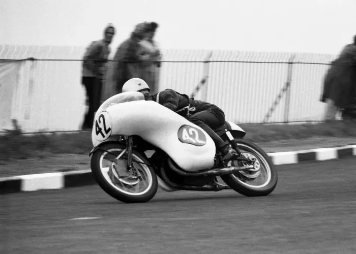 Framed Print : Yoshikaza Sunako (Yamaha) 1961 Ultra Lightweight TT Framed Print : Yoshikaza Sunako (Yamaha) 1961 Ultra Lightweight TT