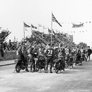 1920 Senior TT startline