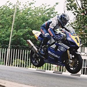 Adrian Archibald (Suzuki) 2004 Senior TT