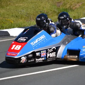 Alan Founds & Tom Peters (LCR Suzuki) 2015 Sidecar TT