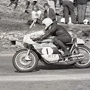 Alan Jackson (Suzuki) 1973 Senior Manx Grand Prix