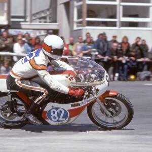 Alan Jones (Yamaha) 1975 Junior TT