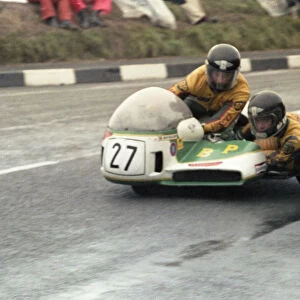 Alan May & Mickey Gray (Skillicorn Yamaha) 1978 Sidecar TT