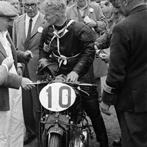 Alex Phillip (Vincent) 1950 1000c Clubman TT