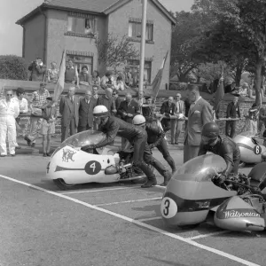 All eyes on the starters flag: 1962 Sidecar TT