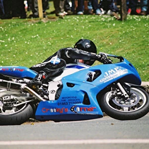 Andy Wallace (Suzuki) 2004 Junior 600 TT