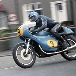Angus McDonald (Suzuki) 1982 Newcomers Manx Grand Prix