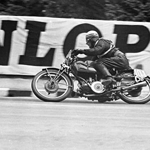 Arnold Jones (Guzzi) 1950 Lightweight TT