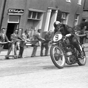 Arthur Lavington (Velocette) 1958 Junior TT