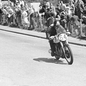 Artie Bell (Norton) 1950 Junior TT