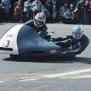 Artie Oates & Peter Cain (Inglewood Kawasaki) 1981 Sidecar TT