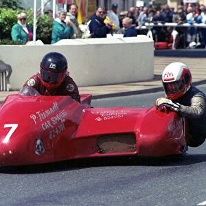 Artie Oates & Stuart Pitts (Kawasaki) 1990 Sidecar TT