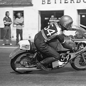 Bill Barker (Yamaha) 1975 Production TT