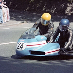 Barrie Moran & Peter Cropper (MB Konig) 1982 Sidecar TT