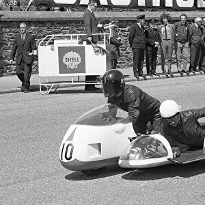 Barry Dungworth and Nigel Caddow: 1972 500 Sidecar TT