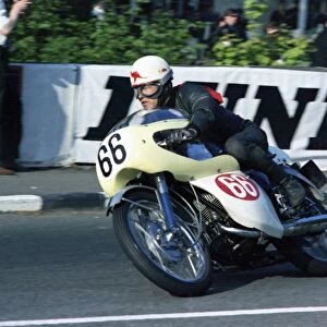 Barry Smith (Suzuki) 1967 Production 250cc TT
