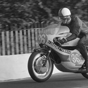 Billy Guthrie (Dugdale Yamaha) 1970 Junior TT