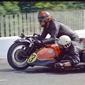 Bob Beales & Vic Farnhill (Triumph) 1971 750 Sidecar TT