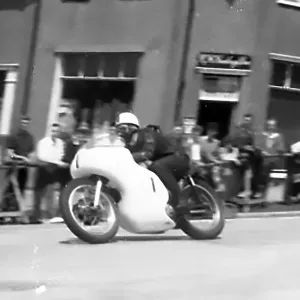 Bob Brown (Norton) on Bray Hill, 1960 Senior TT