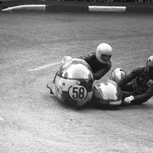 Bob Cass & N Panter (Triumph) 1971 750 Sidecar TT