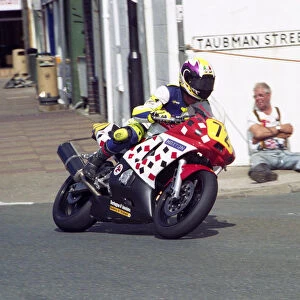 Bob Farrington (Yamaha) 2000 Senior Manx Grand Prix