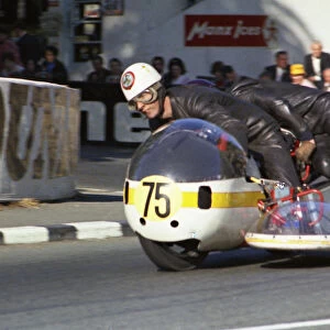 Bob Kewley & D Tucker (Rumble BSA) 1968 Sidecar TT