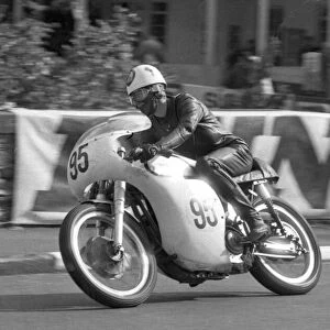 Bob Kewley (Norton) 1966 Senior Manx Grand Prix