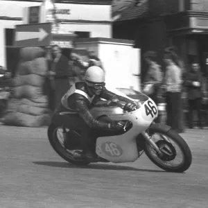 Bob McGregor (Norton) 1963 Junior Manx Grand Prix