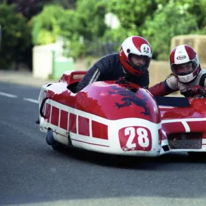 Bob Munro & Colvin Denholm (Rumble Suzuki) 1990 Sidecar TT