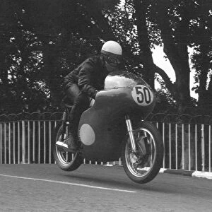 Brian Carr (Norton) 1962 Senior Manx Grand Prix practice