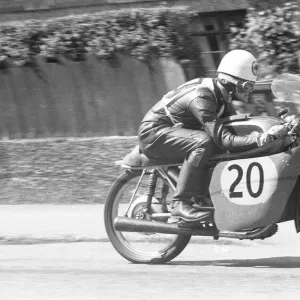 Brian Clark (Ducati) 1959 Ultra Lightweight TT