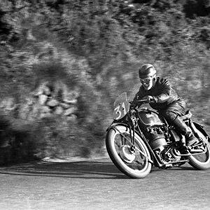 Brian Duffy (Velocette) 1953 Junior TT