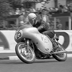 Brian Duffy (Yamaha) 1962 Lightweight TT