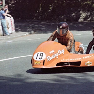 Brian Offen & Ian Watson (Ireson Yamaha) 1982 Sidecar TT
