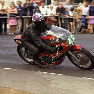 Brian Robinson (Yamaha) 1975 Lightweight Manx Grand Prix