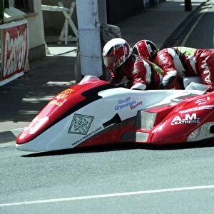 Bruce Moore & Mick Kneale (RSJ Greenham Kawasaki) 1995 Sidecar TT