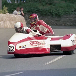 Bryan Gray & David Huntingdon (Honda) 1986 Sidecar TT